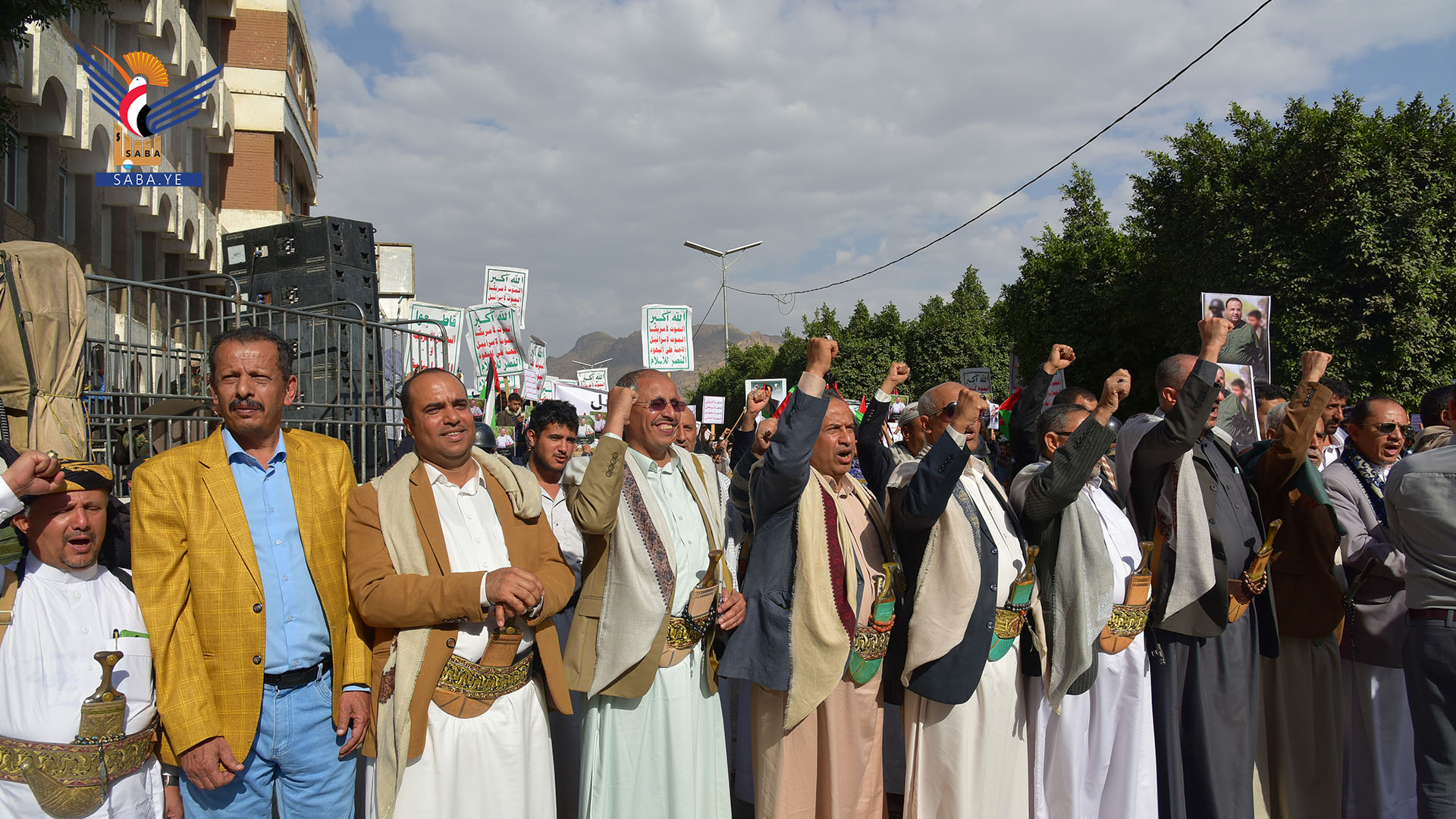مسيرة حاشدة في العاصمة صنعاء وفاءً للشهيد الصماد وتضامناً مع الشعب الفلسطيني